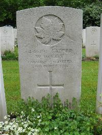 Etaples Military Cemetery - Woods, W